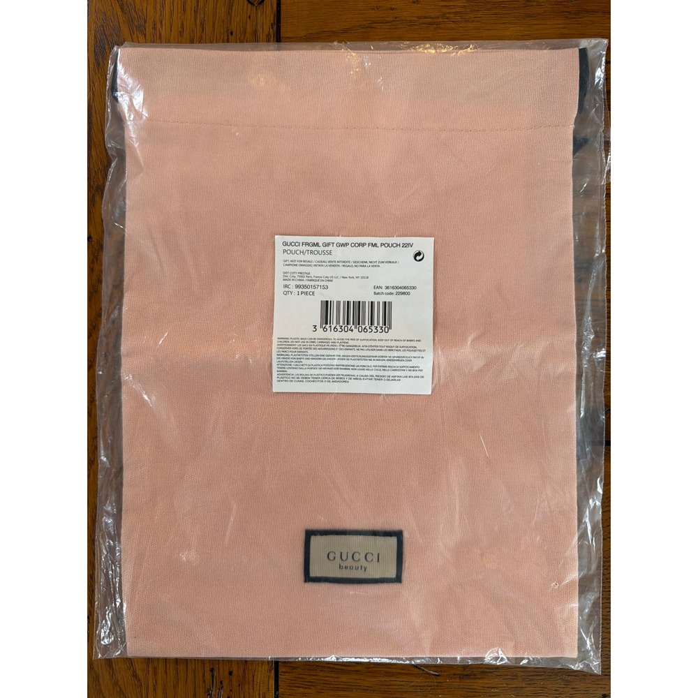 Gucci Beauty Pouch Peach‎ Blush Canvas Drawstring Logo Luxury travel makeup NEW
